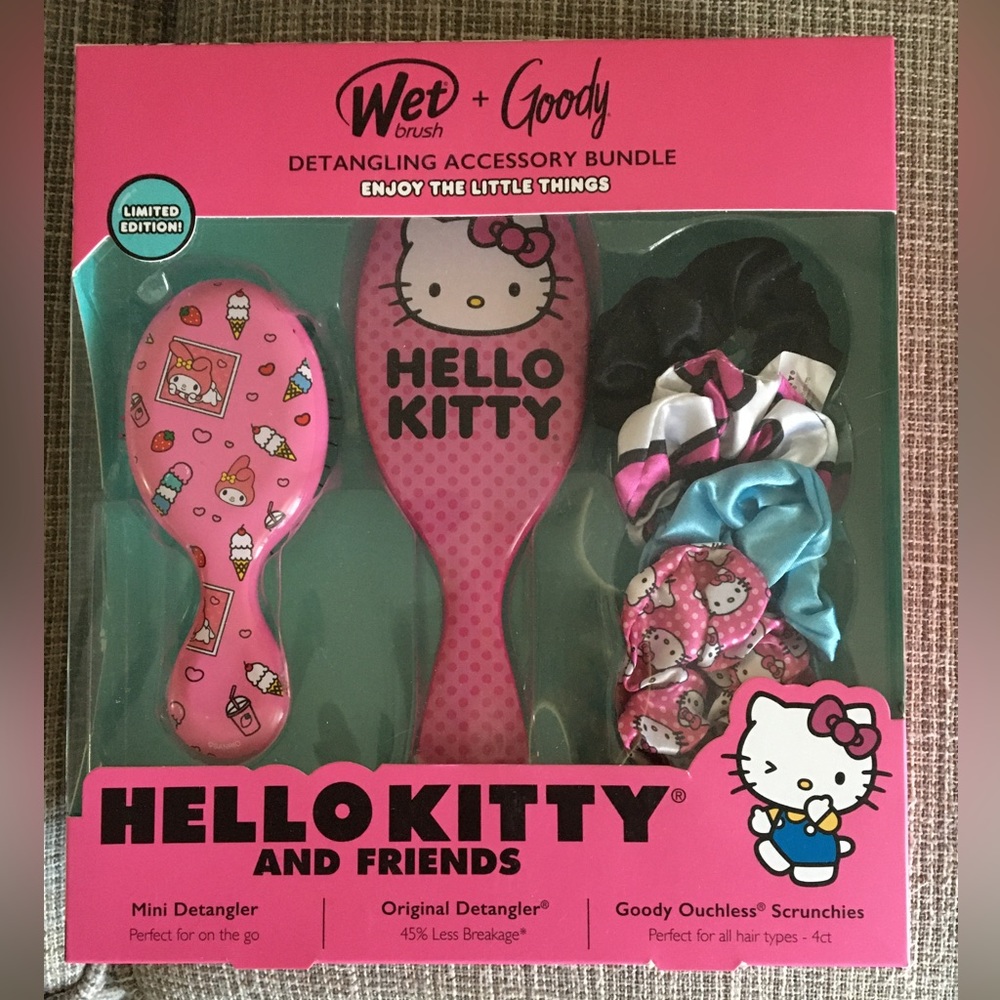 Hello Kittyand Friends Detangling Bundle